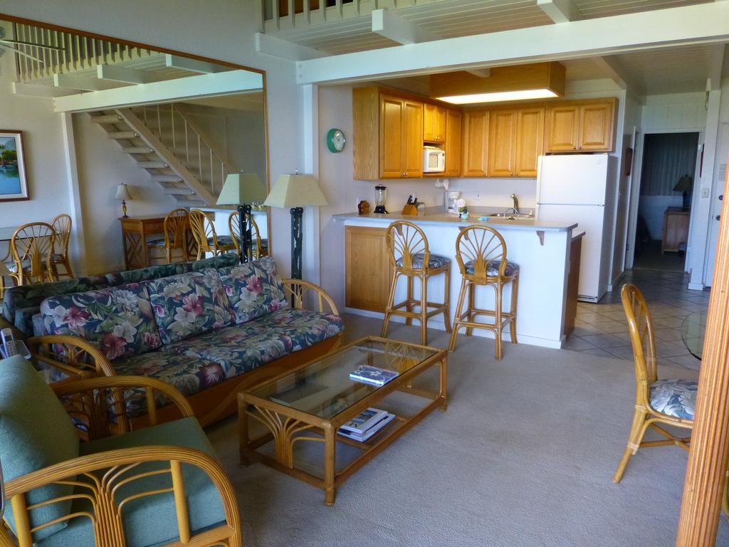 Mahina Surf 220 By Redawning Aparthotel Lahaina Exterior photo