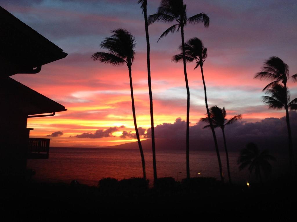 Mahina Surf 220 By Redawning Aparthotel Lahaina Exterior photo
