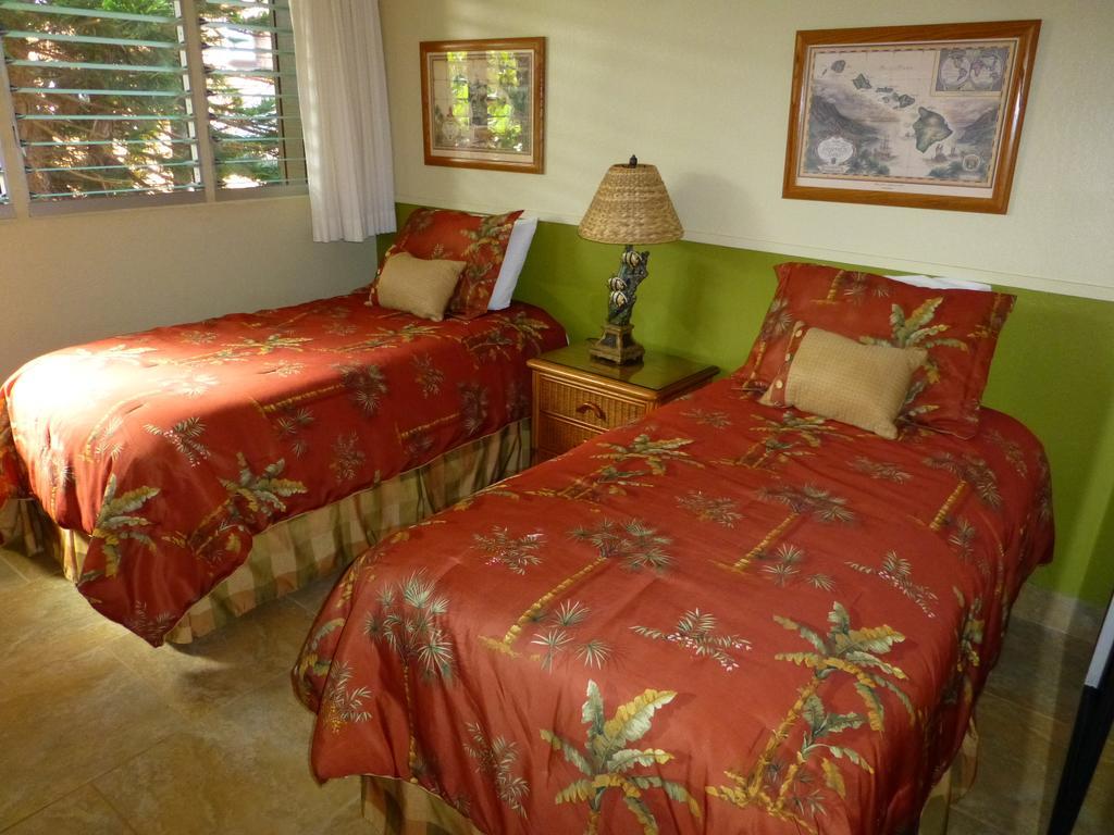 Mahina Surf 220 By Redawning Aparthotel Lahaina Exterior photo