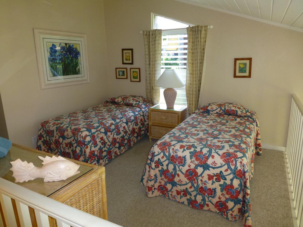 Mahina Surf 220 By Redawning Aparthotel Lahaina Exterior photo